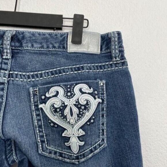 Maurices Womens Jeans Size 30 Premium Denim Blue Dark Wash Bootcut Embroidered - Picture 14 of 14